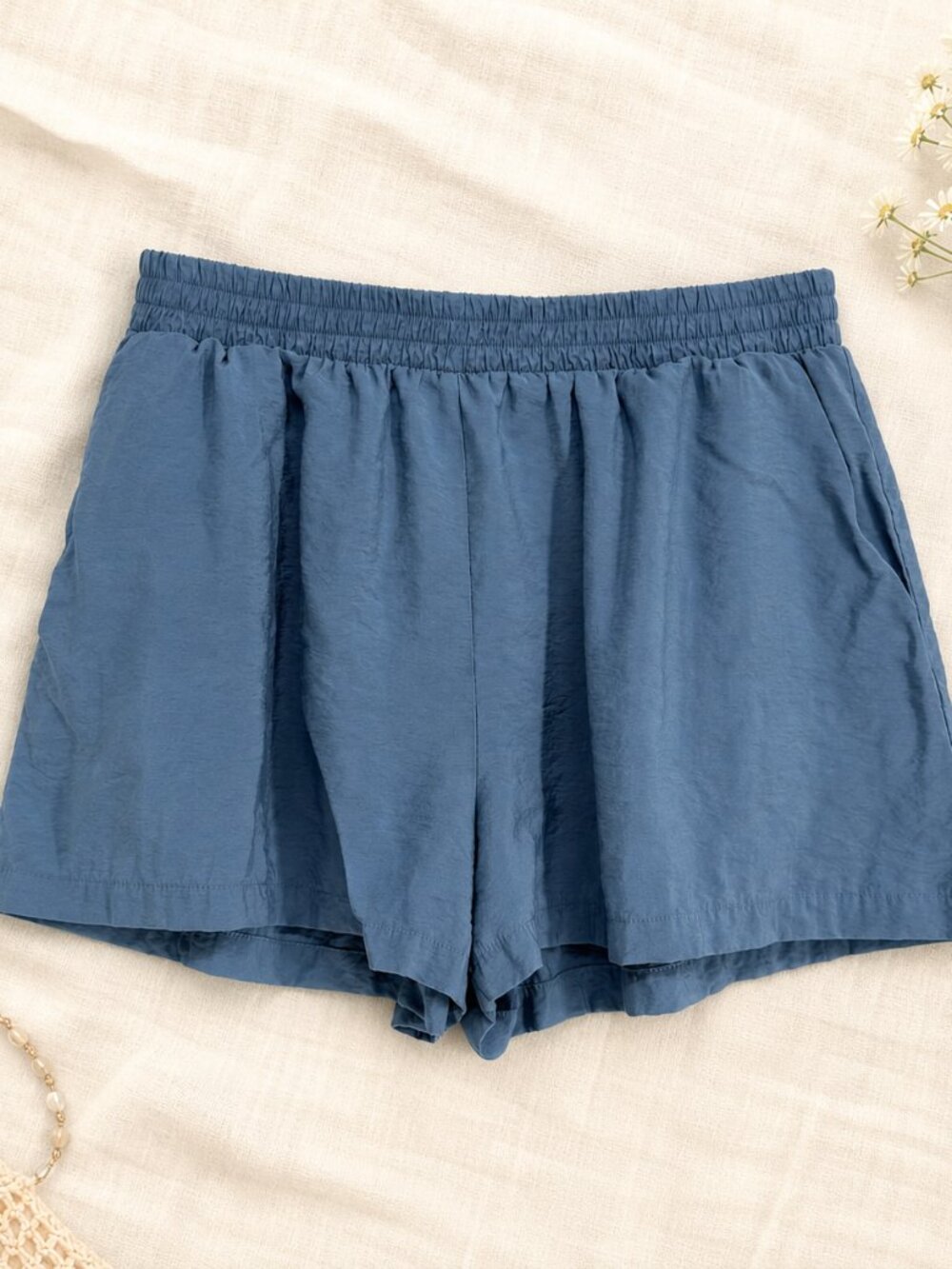 Van Winkle & Co Blue Flowy Pull-On Shorts — Size L